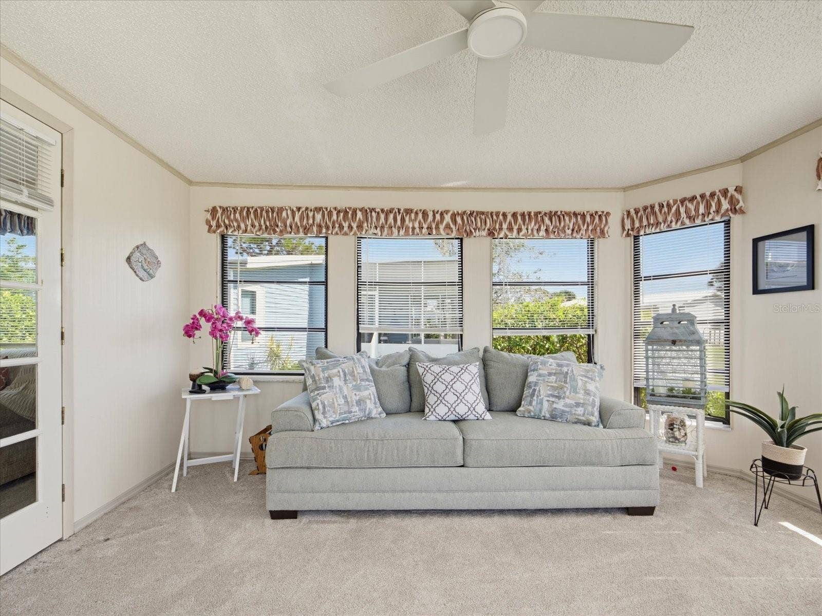 FLORIDA ROOM.