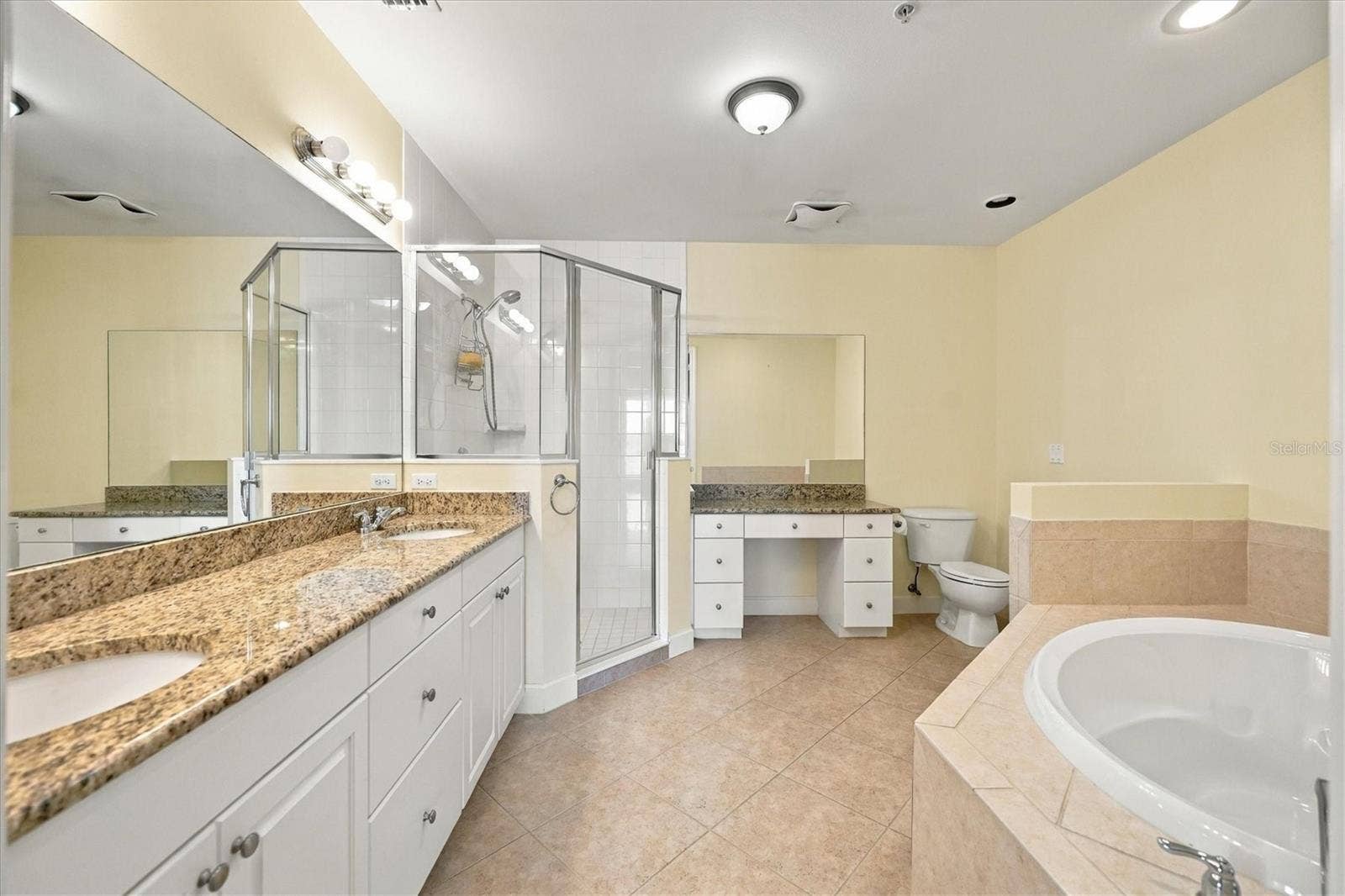 11120 HACIENDA DEL MAR BOULEVARD, #F206, Placida, FL 33946 Primary Bathroom
