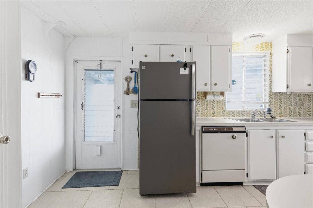 26 N ESPLANADE STREET, Englewood, FL 34223 26 N ESPLANADE STREET, Englewood, FL 34223
