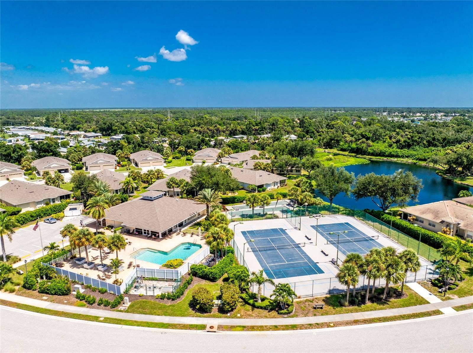 420 LEHALIS DRIVE, Englewood, FL 34223 Oak Forest Amenities
