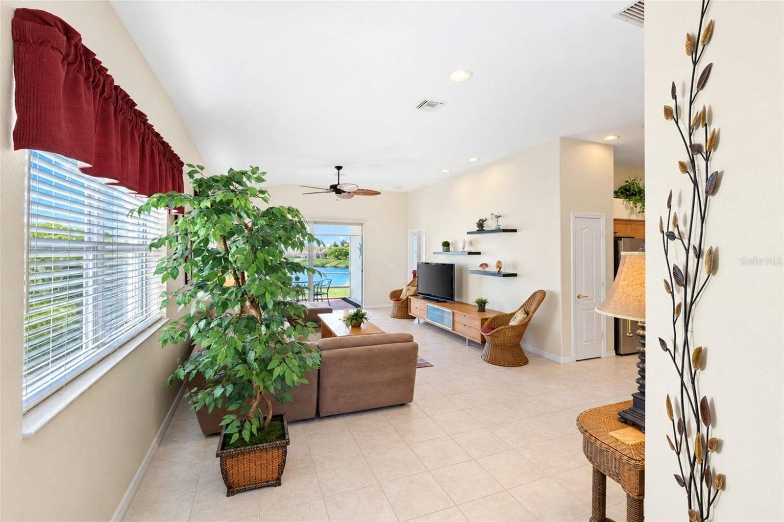 420 LEHALIS DRIVE, Englewood, FL 34223 Foyer- Living Room