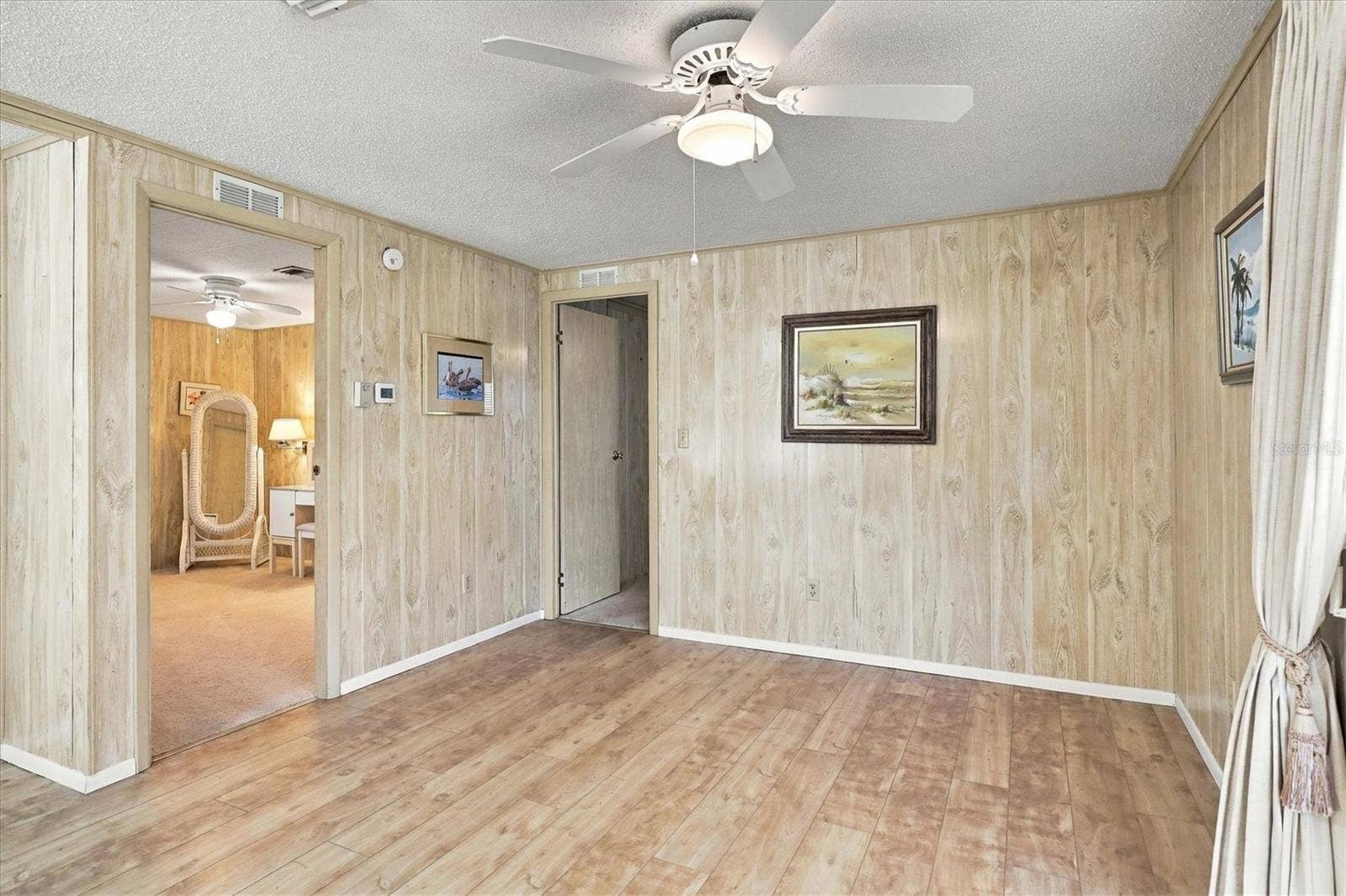 785 HEATHERCREEK COURT, Englewood, FL 34223 Great family room for watching TV