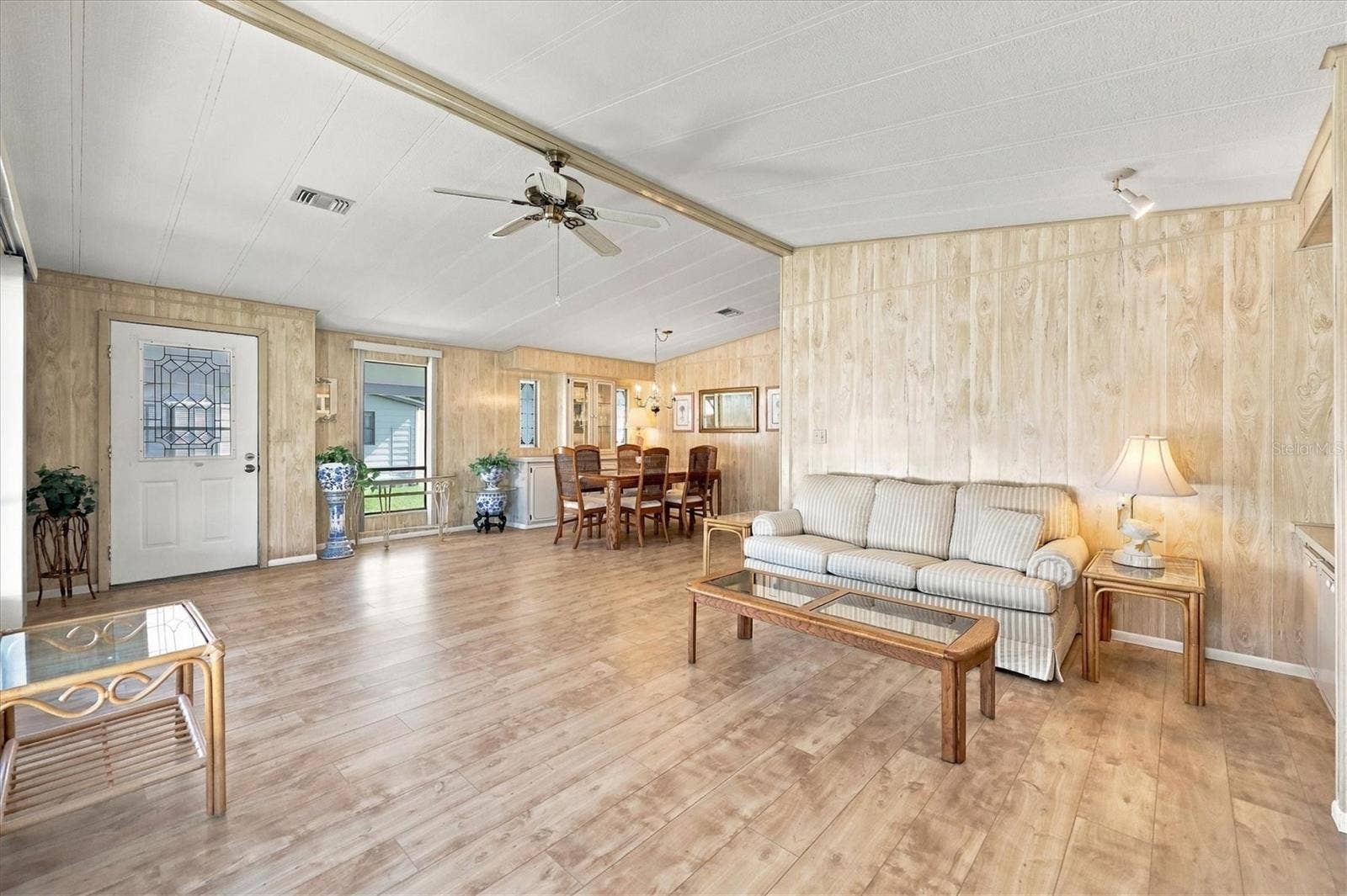 785 HEATHERCREEK COURT, Englewood, FL 34223 Light & bright living area