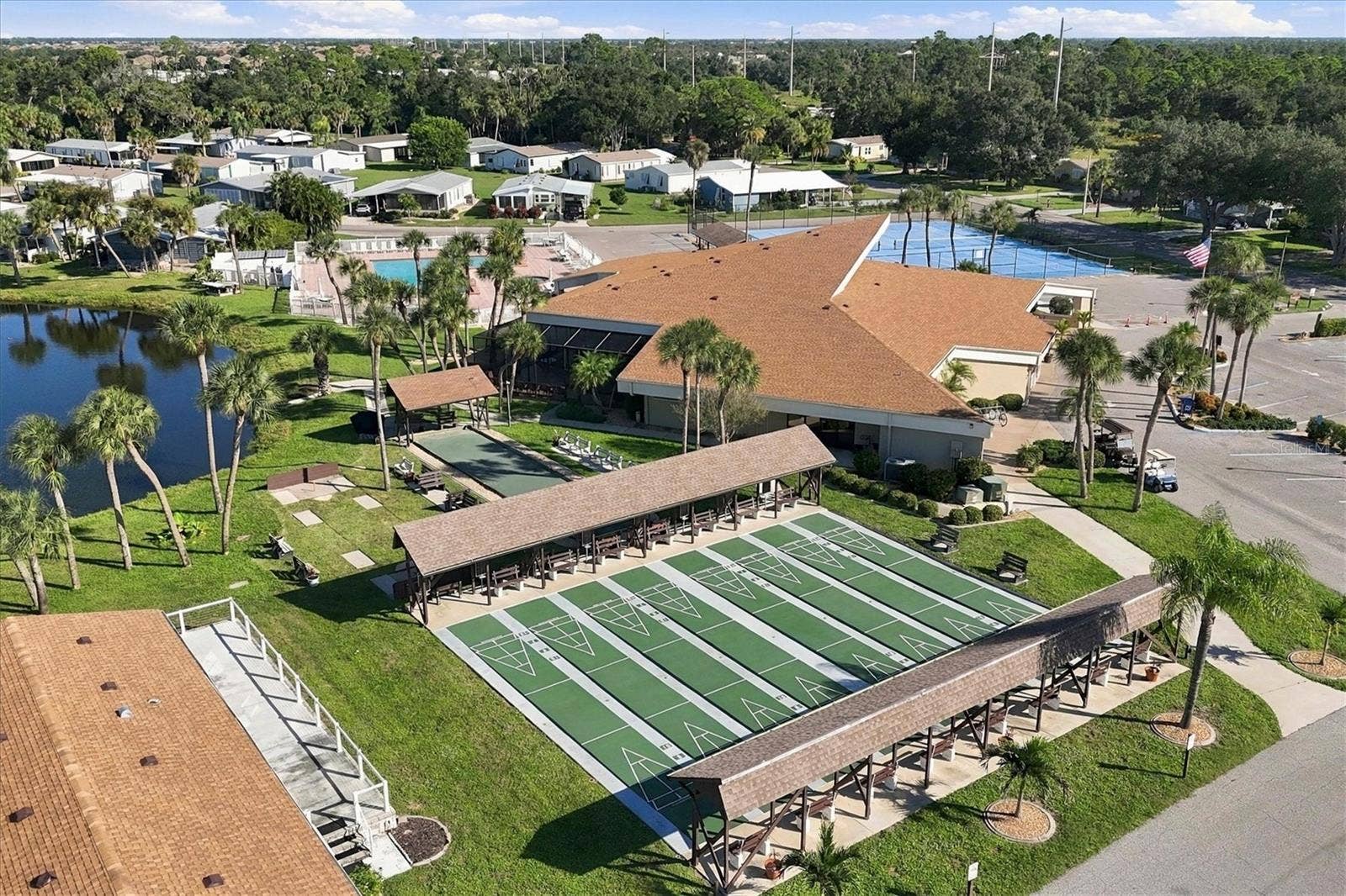 785 HEATHERCREEK COURT, Englewood, FL 34223 Beautifully maintained amenities