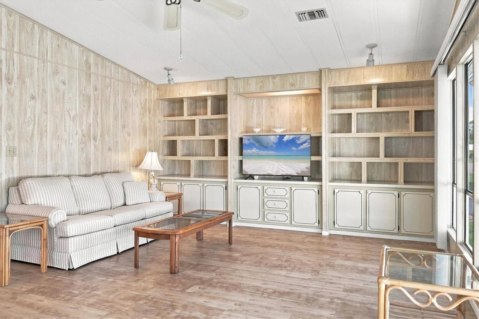 785 HEATHERCREEK COURT, Englewood, FL 34223 Lighted built-ins