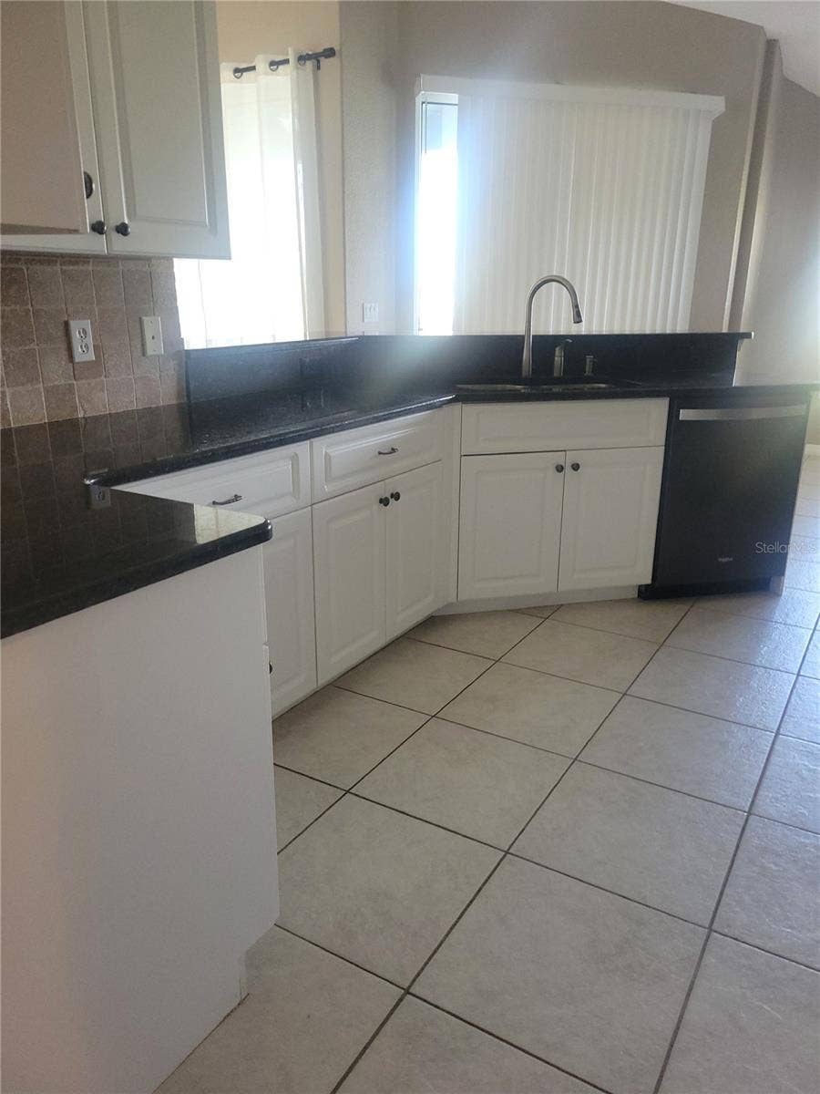 9 BUNKER TERRACE, Rotonda West, FL 33947 Kitchen