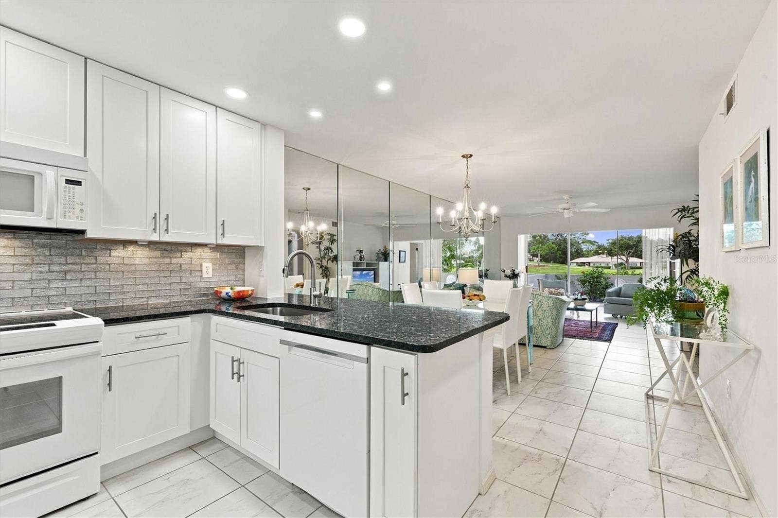 427 CERROMAR LANE, #355, Venice, FL 34293 427 CERROMAR LANE, #355, Venice, FL 34293