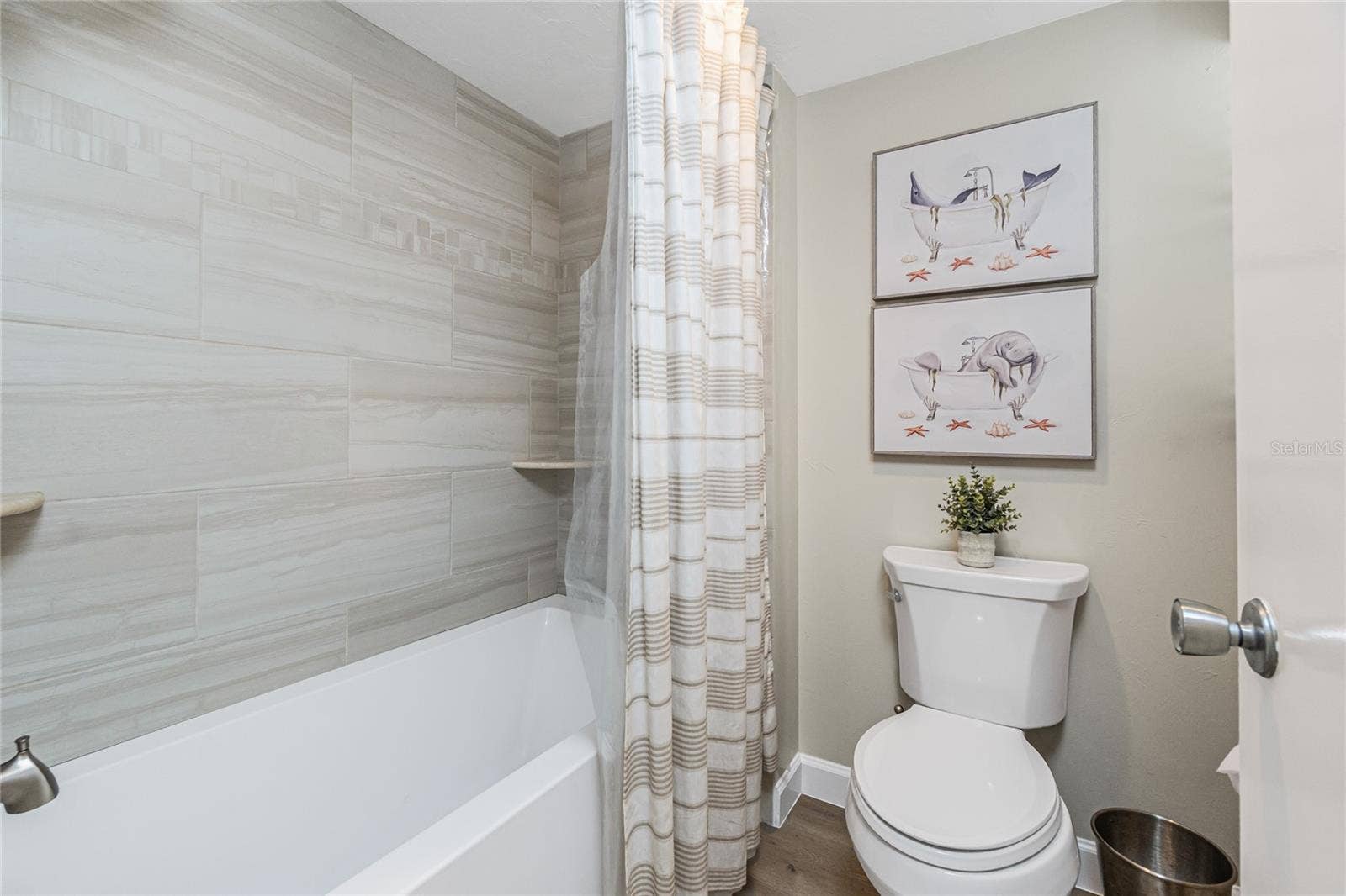 2955 N BEACH ROAD, #A411, Englewood, FL 34223 Guest Bath with Shower and Tub