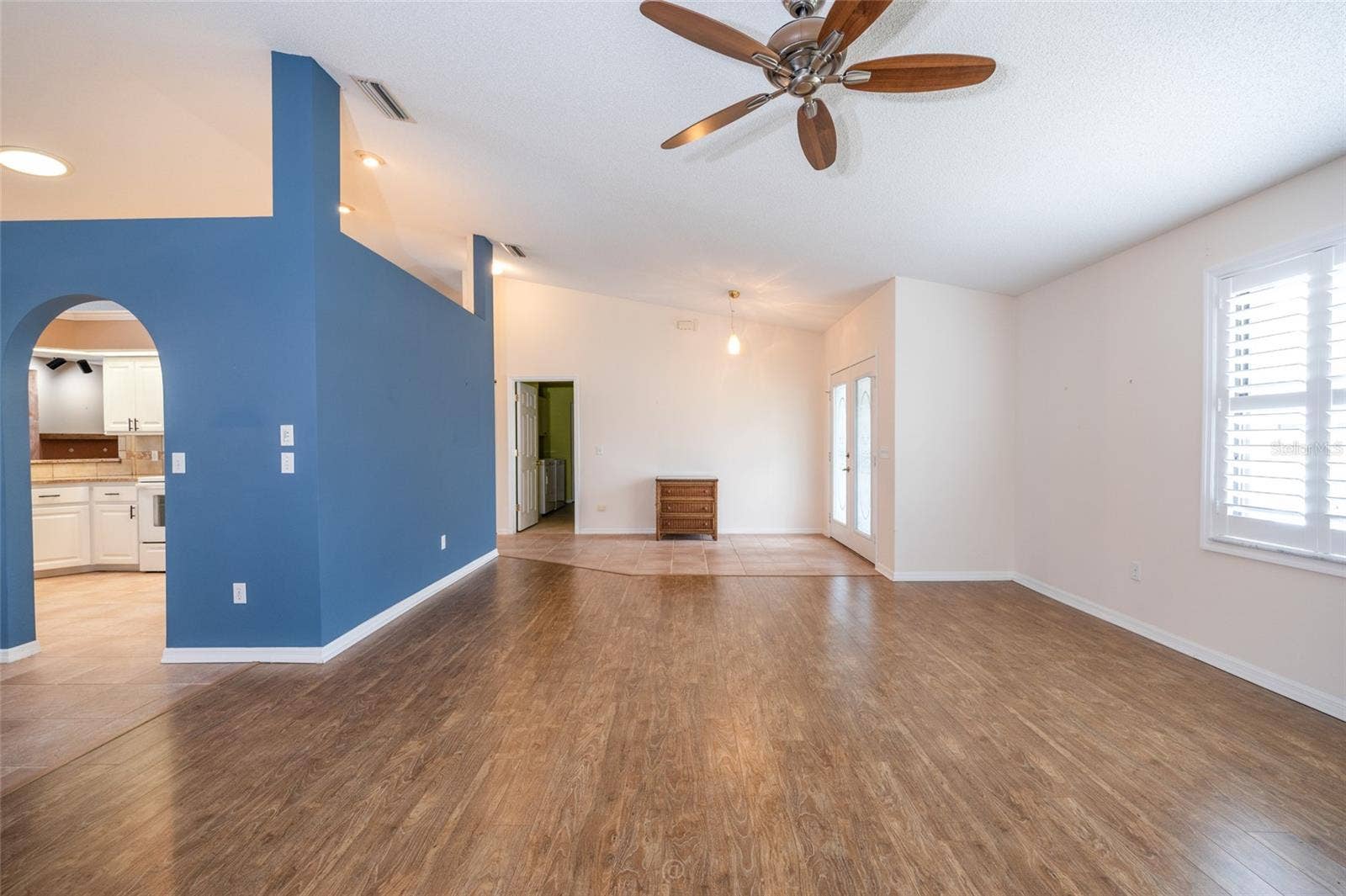 Dining Room - vacant