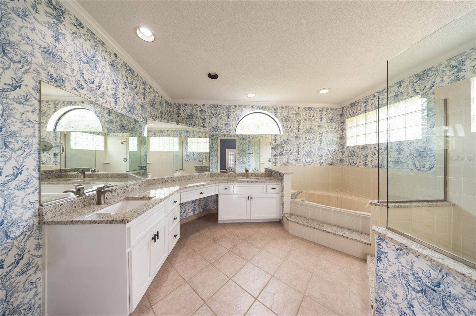 Primary Bathroom - Vacant