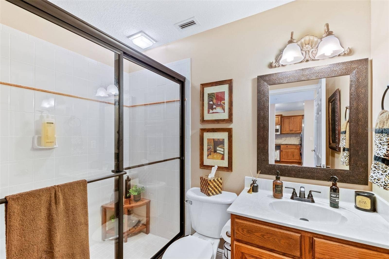 50 PALM HARBOR PARKWAY, #32, Palm Coast, FL 32137 1st flr bathroom