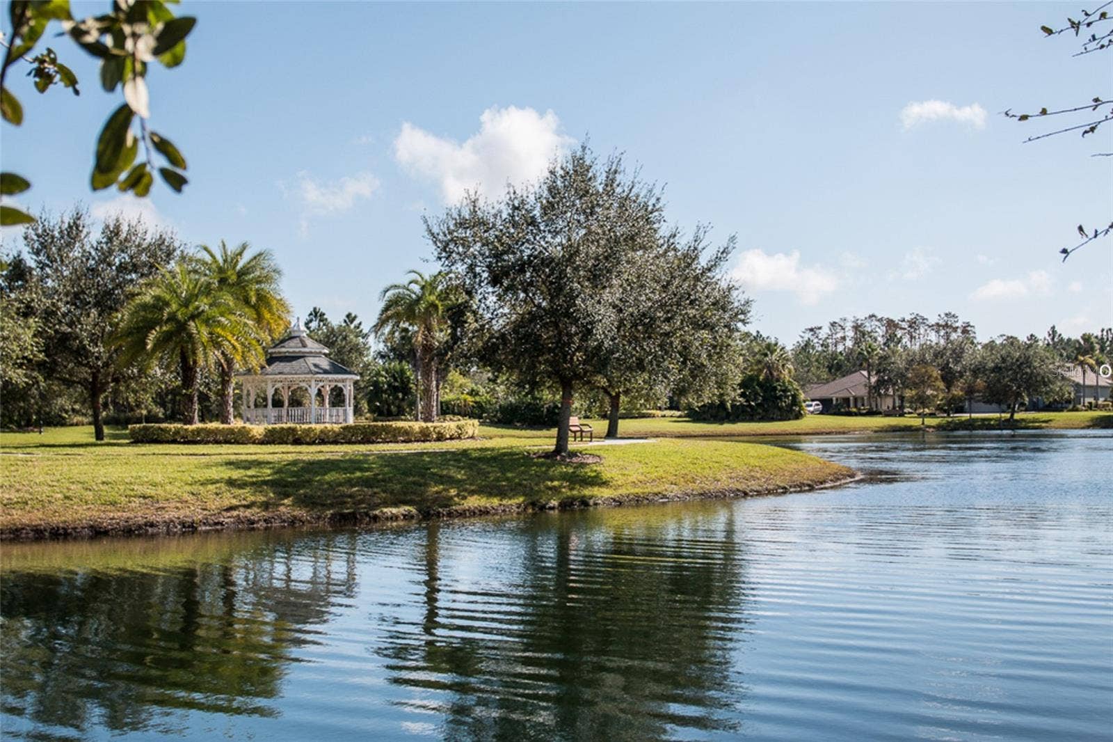 3 NEWHAVEN LANE, Ormond Beach, FL 32174 Explore the walking trails or just relax by one of the many lakes in the community