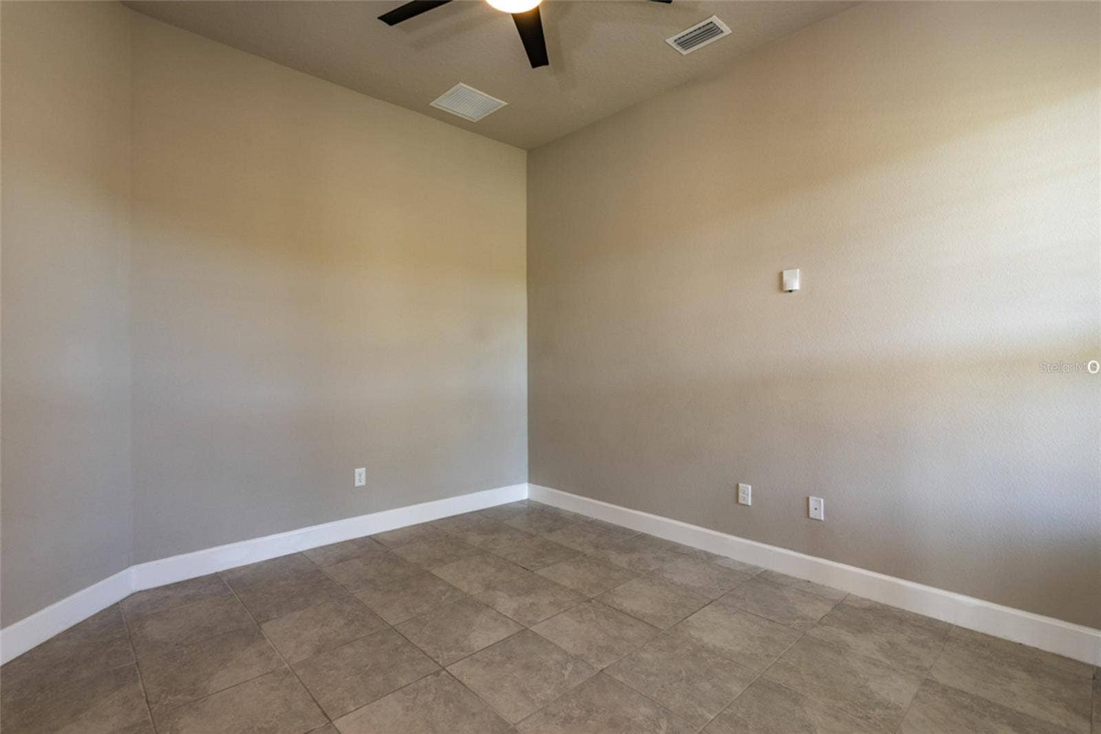 3 NEWHAVEN LANE, Ormond Beach, FL 32174 Flex room has tile flooring for easy cleaning