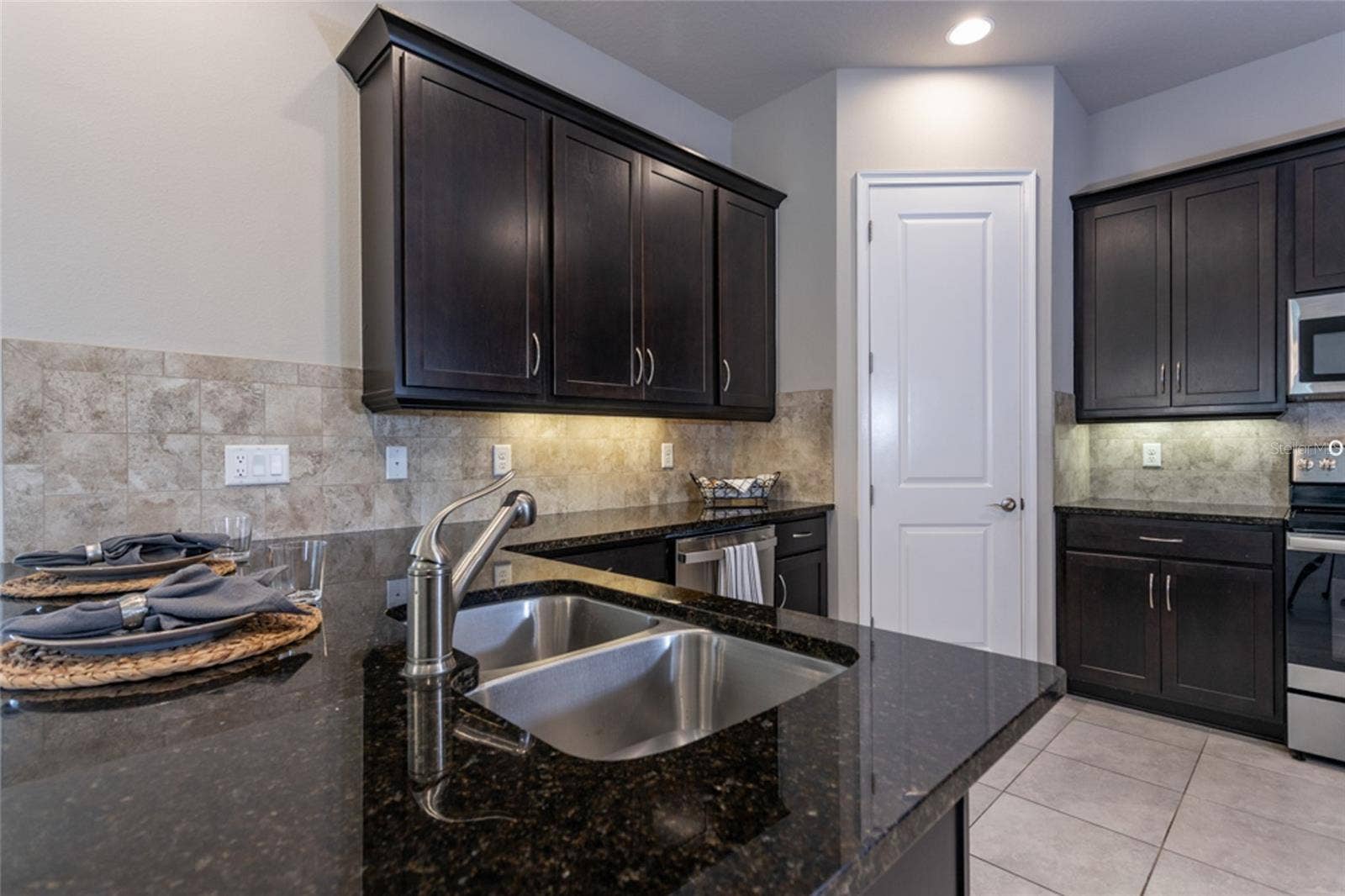 3 NEWHAVEN LANE, Ormond Beach, FL 32174 Lovely granite countertops