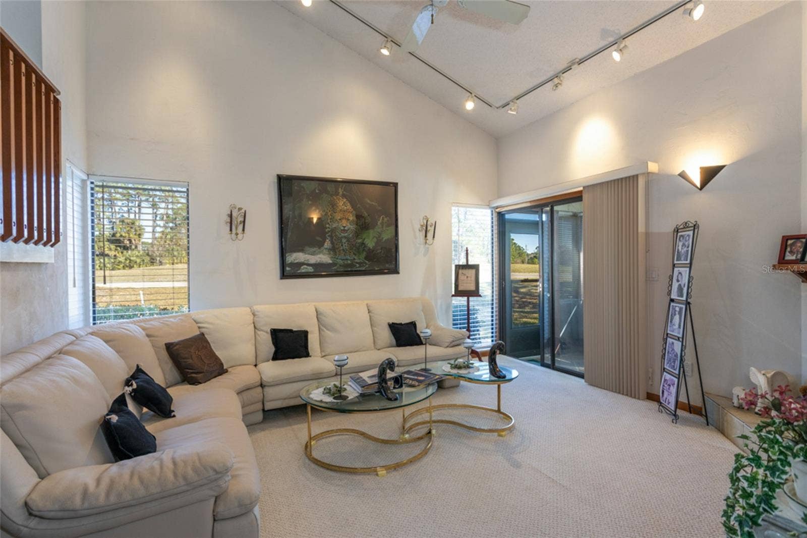 39 VILLAGE CIRCLE, #5-501, Palm Coast, FL 32164 Living Room