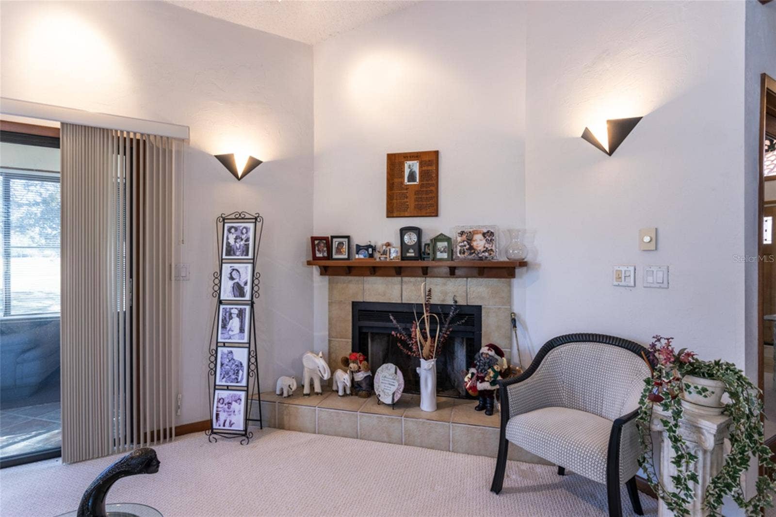 39 VILLAGE CIRCLE, #5-501, Palm Coast, FL 32164 Living Room
