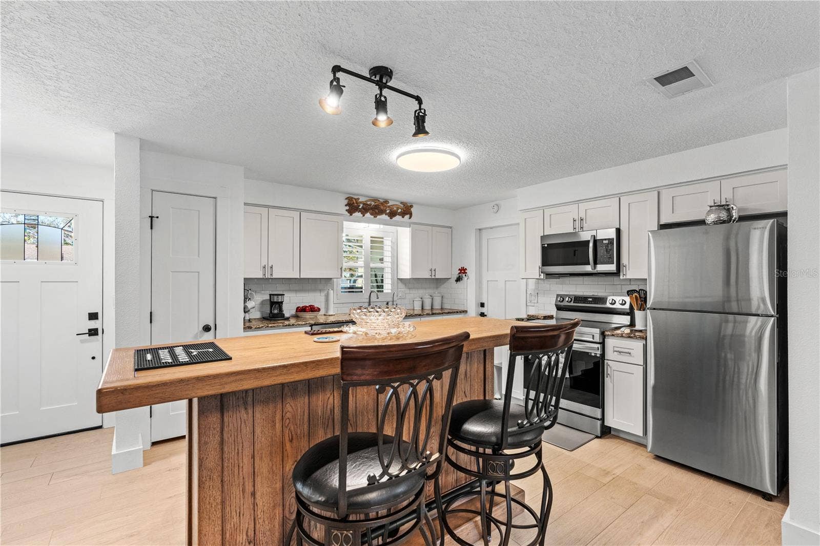 2005 ORIOLE LANE, South Daytona, FL 32119