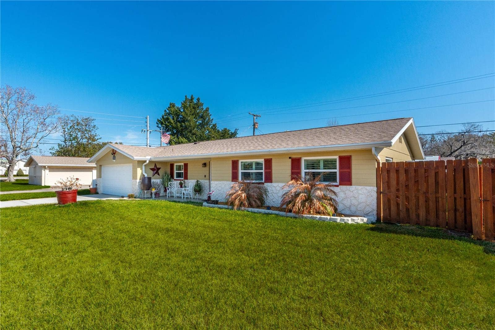 2005 ORIOLE LANE, South Daytona, FL 32119