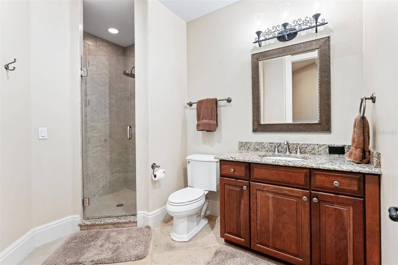 7341 BELLA FORESTA PLACE, Sanford, FL 32771 Full Guest Bathroom #4