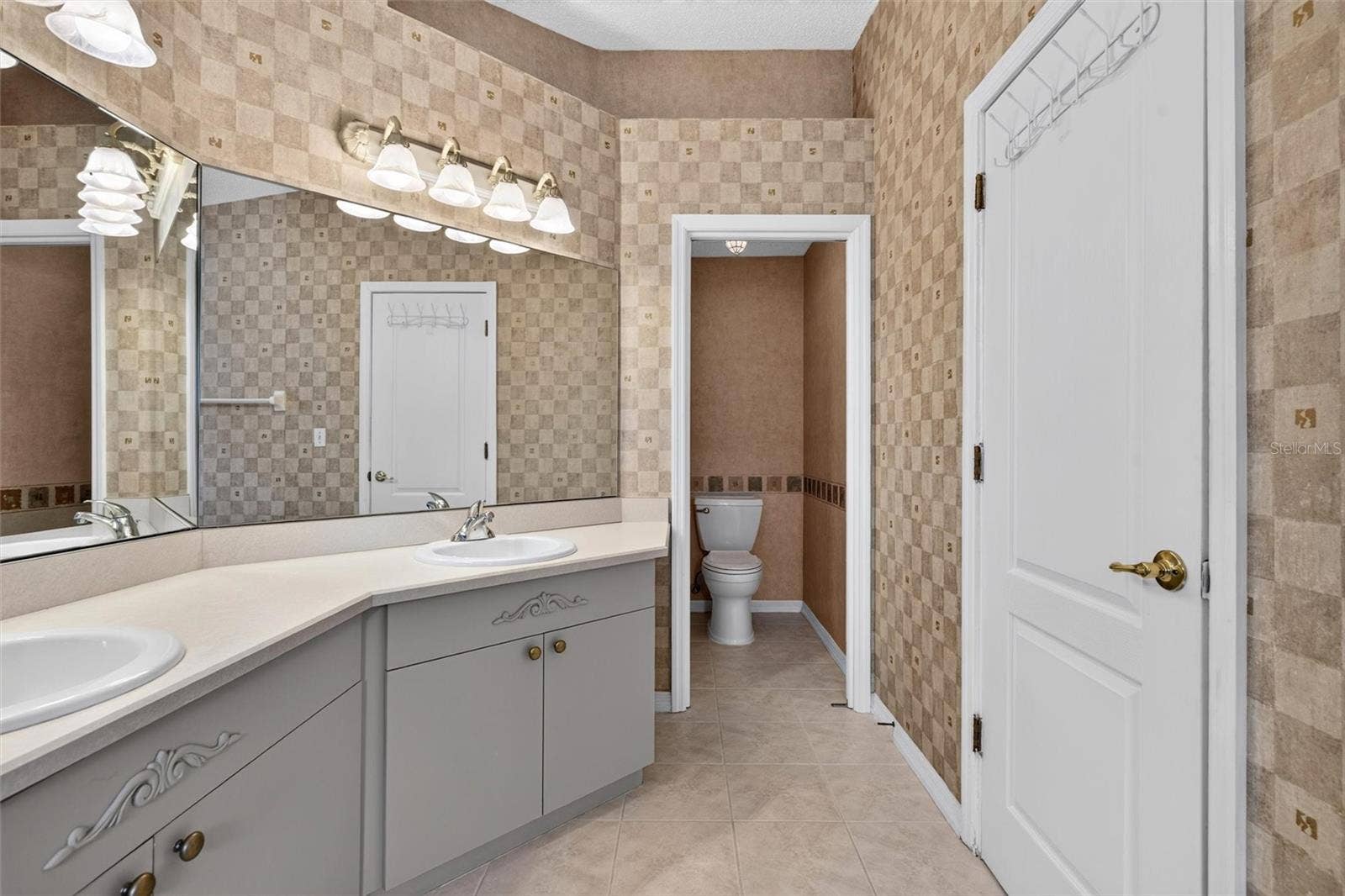 525 LAKE BRIDGE DRIVE, Ormond Beach, FL 32174 525 LAKE BRIDGE DRIVE, Ormond Beach, FL 32174