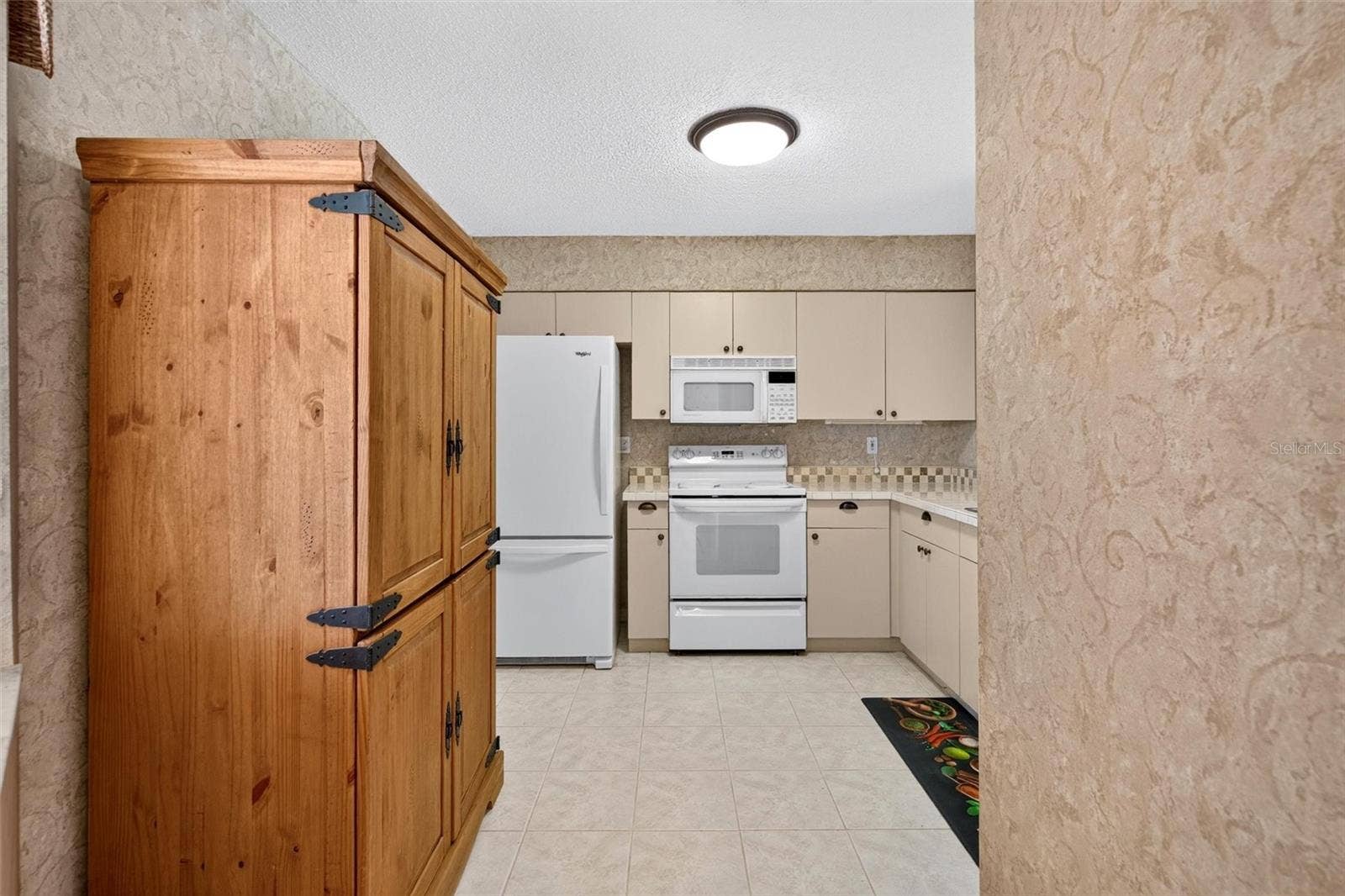 525 LAKE BRIDGE DRIVE, Ormond Beach, FL 32174 525 LAKE BRIDGE DRIVE, Ormond Beach, FL 32174