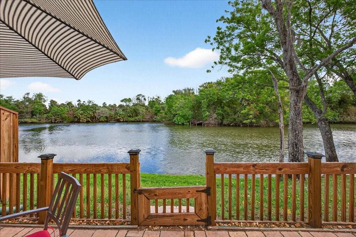 525 LAKE BRIDGE DRIVE, Ormond Beach, FL 32174 525 LAKE BRIDGE DRIVE, Ormond Beach, FL 32174