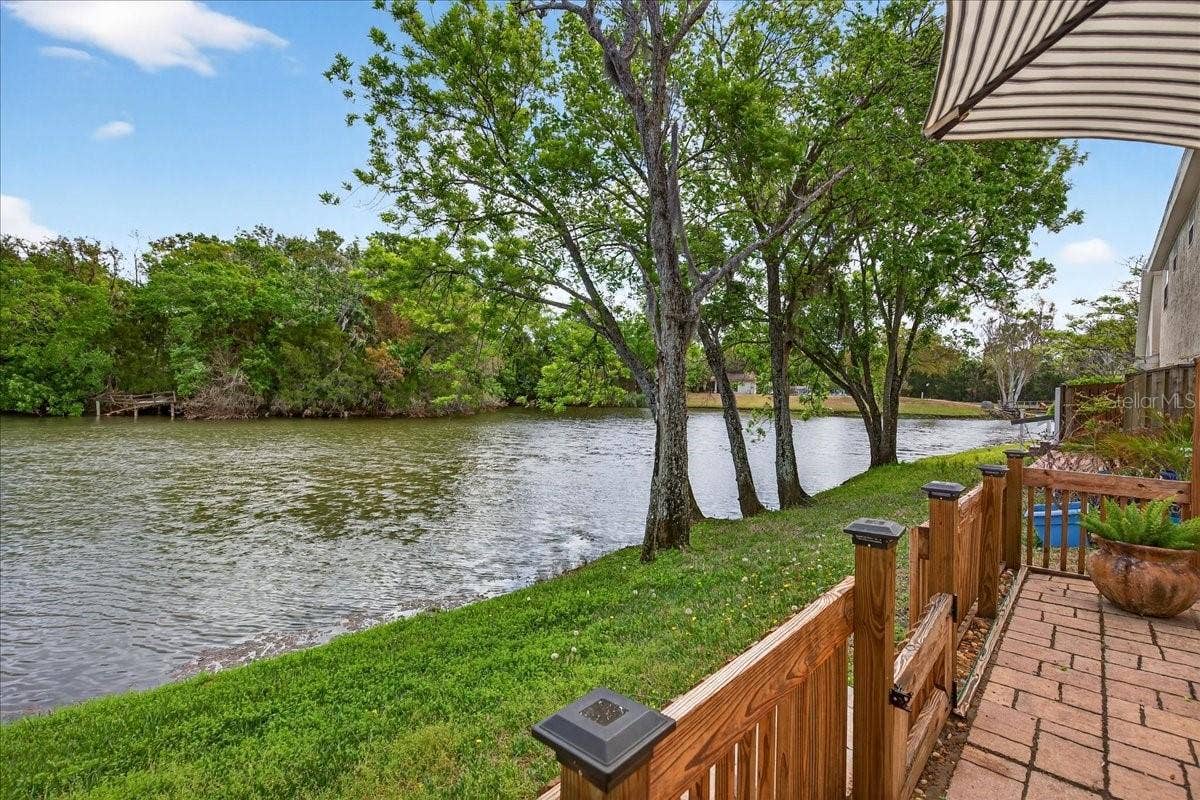 525 LAKE BRIDGE DRIVE, Ormond Beach, FL 32174 525 LAKE BRIDGE DRIVE, Ormond Beach, FL 32174