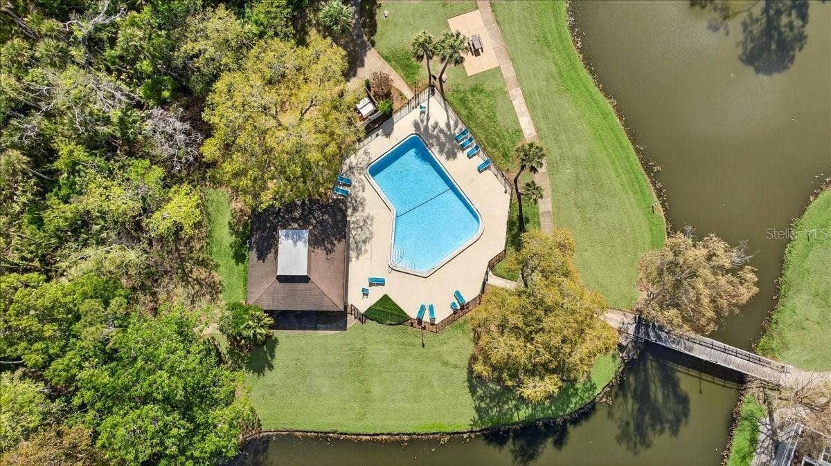 525 LAKE BRIDGE DRIVE, Ormond Beach, FL 32174 525 LAKE BRIDGE DRIVE, Ormond Beach, FL 32174
