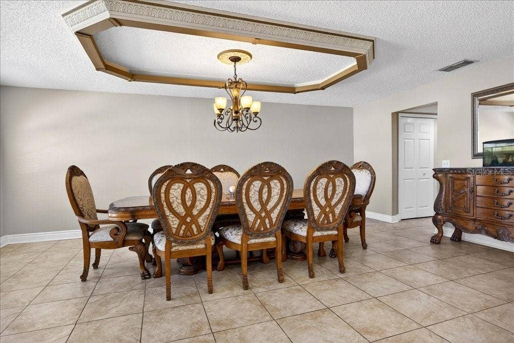 33 RED BARN DRIVE, Palm Coast, FL 32164 33 RED BARN DRIVE, Palm Coast, FL 32164