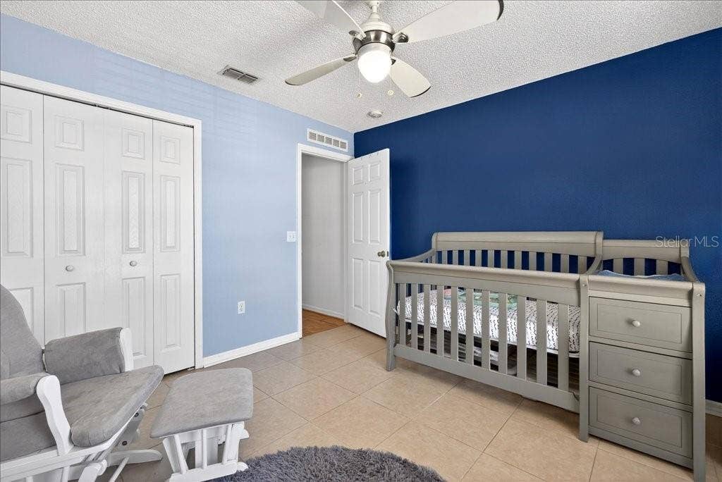 33 RED BARN DRIVE, Palm Coast, FL 32164 33 RED BARN DRIVE, Palm Coast, FL 32164