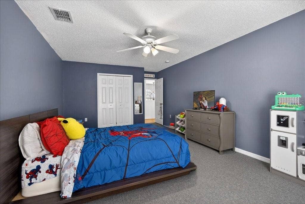 33 RED BARN DRIVE, Palm Coast, FL 32164 33 RED BARN DRIVE, Palm Coast, FL 32164