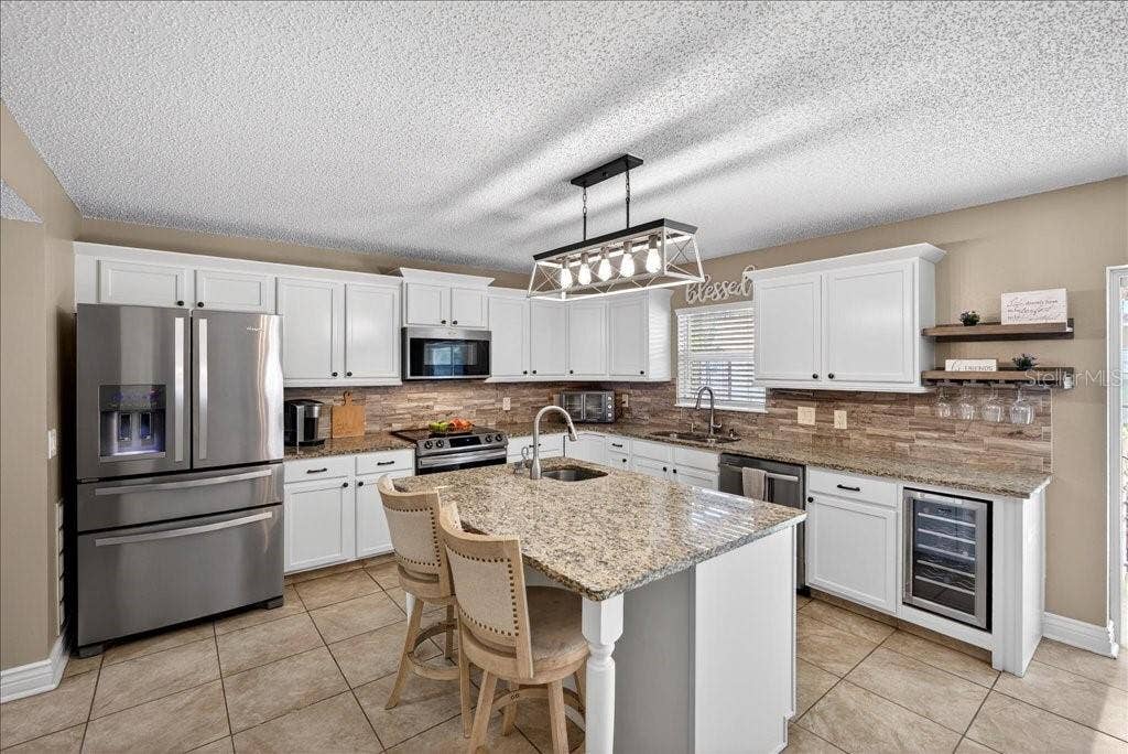 33 RED BARN DRIVE, Palm Coast, FL 32164 33 RED BARN DRIVE, Palm Coast, FL 32164