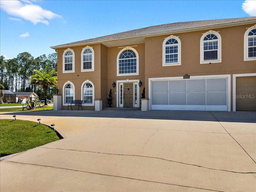 33 RED BARN DRIVE, Palm Coast, FL 32164 33 RED BARN DRIVE, Palm Coast, FL 32164