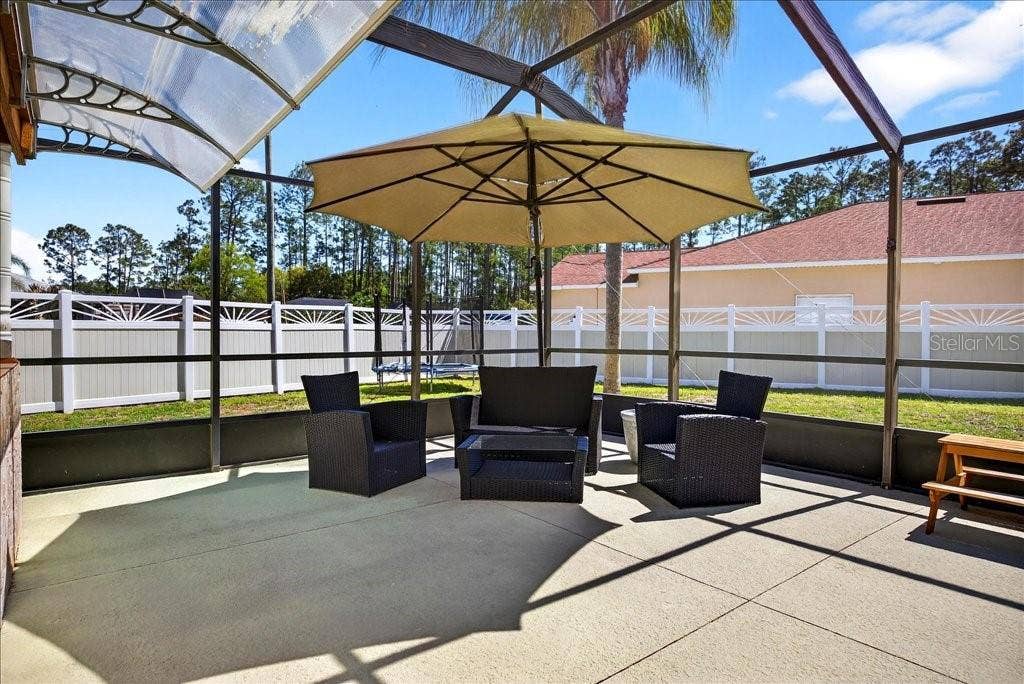 33 RED BARN DRIVE, Palm Coast, FL 32164 33 RED BARN DRIVE, Palm Coast, FL 32164