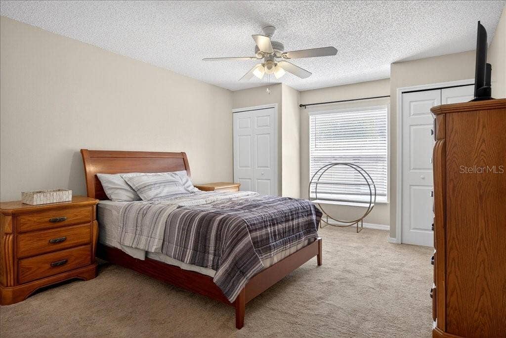 33 RED BARN DRIVE, Palm Coast, FL 32164 33 RED BARN DRIVE, Palm Coast, FL 32164