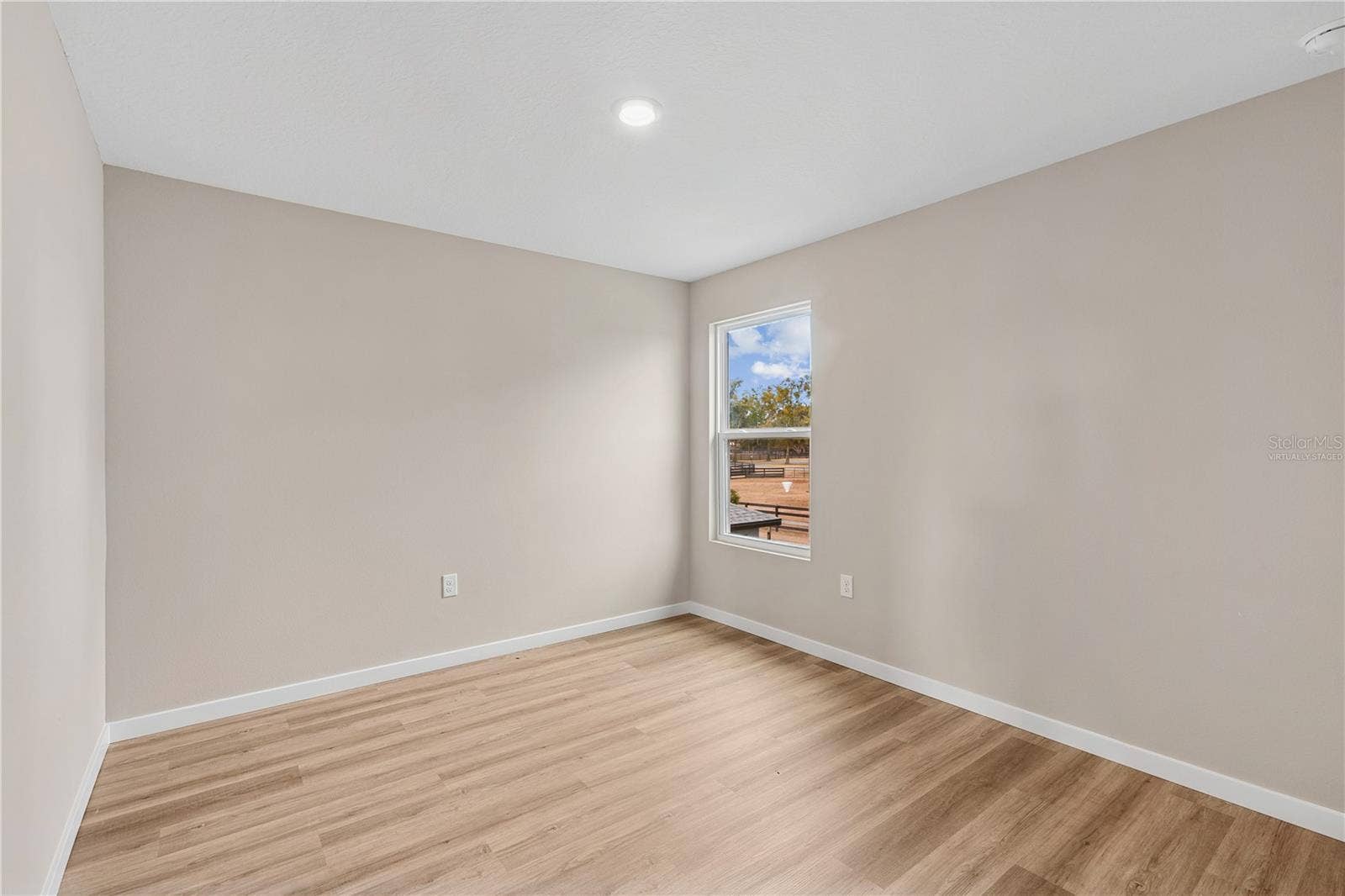 Images are of a similar model; actual home may vary