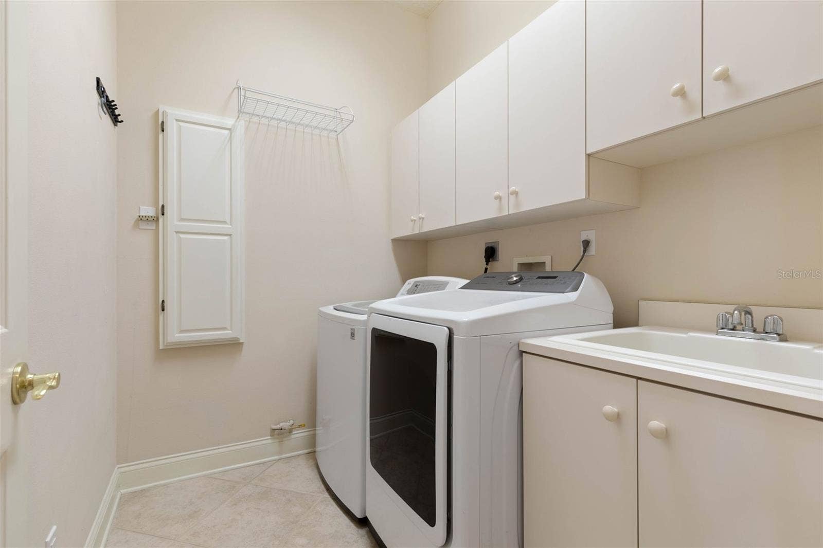 1023 HAMPSTEAD LANE, Ormond Beach, FL 32174 1023 HAMPSTEAD LANE, Ormond Beach, FL 32174