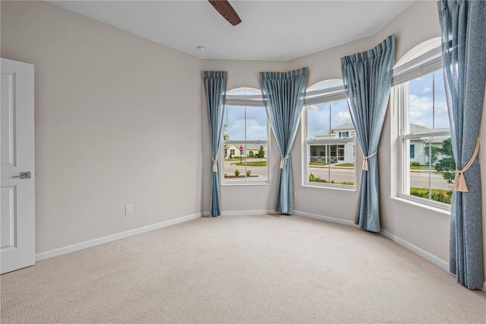 466 MARGARITAVILLE AVENUE, Daytona Beach, FL 32124 Generous Sized