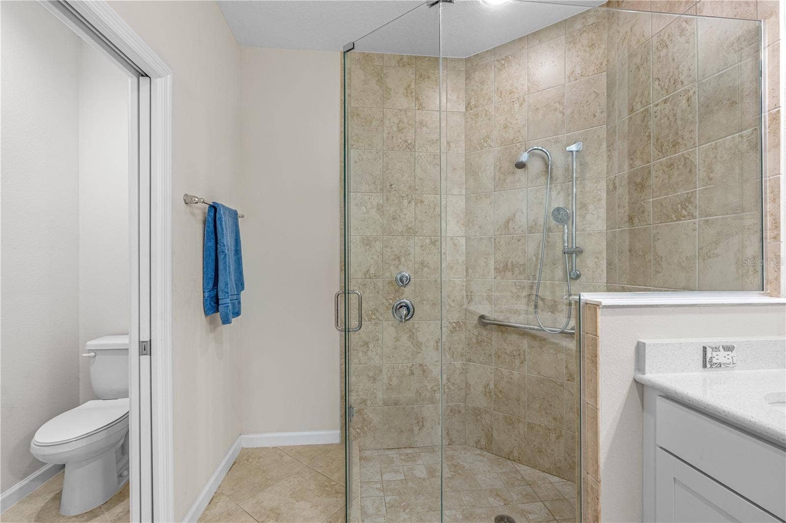 466 MARGARITAVILLE AVENUE, Daytona Beach, FL 32124 Private Water Closet