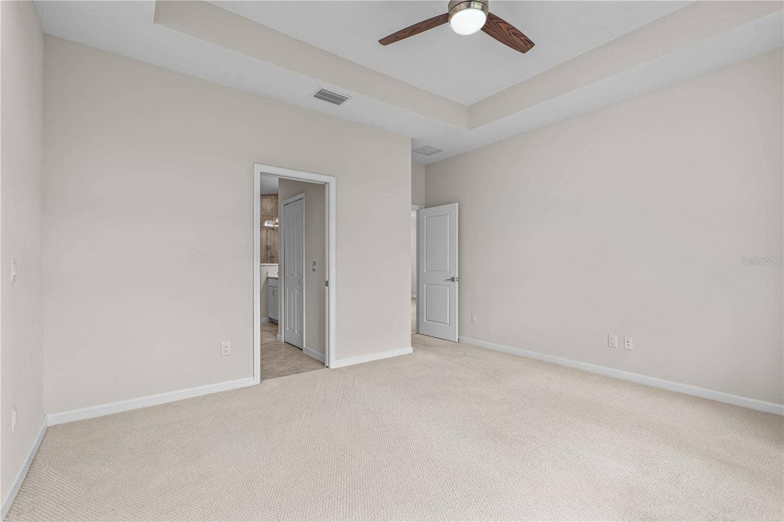 466 MARGARITAVILLE AVENUE, Daytona Beach, FL 32124 Includes 2 Closets & Ensuite Bath