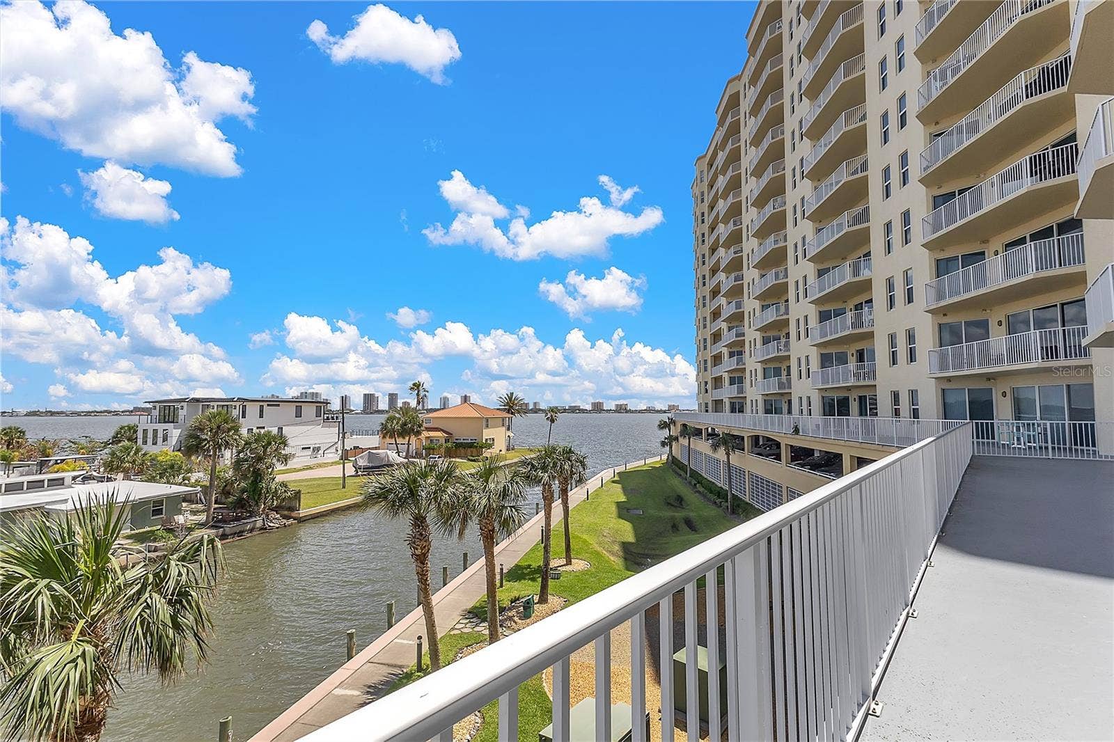 2801 S RIDGEWOOD AVENUE, #502, South Daytona, FL 32119