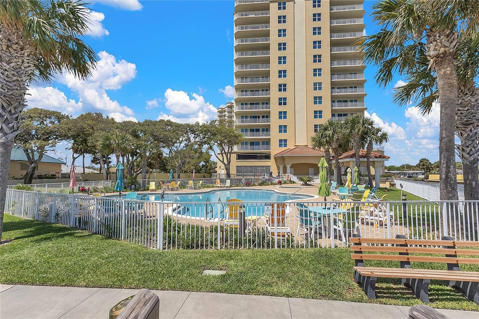 2801 S RIDGEWOOD AVENUE, #502, South Daytona, FL 32119