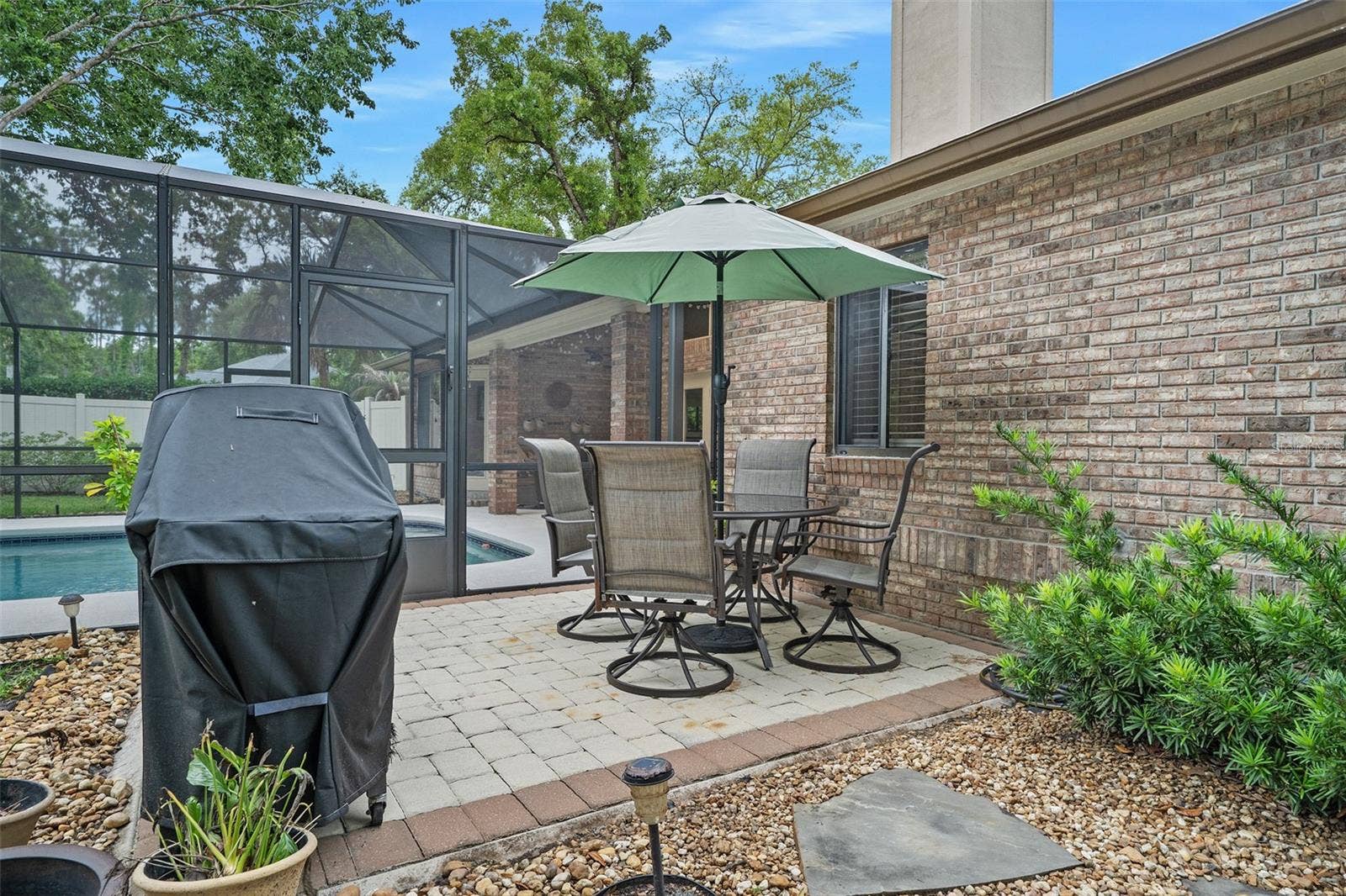 1 CROOKED BRIDGE WAY, Ormond Beach, FL 32174 Side patio