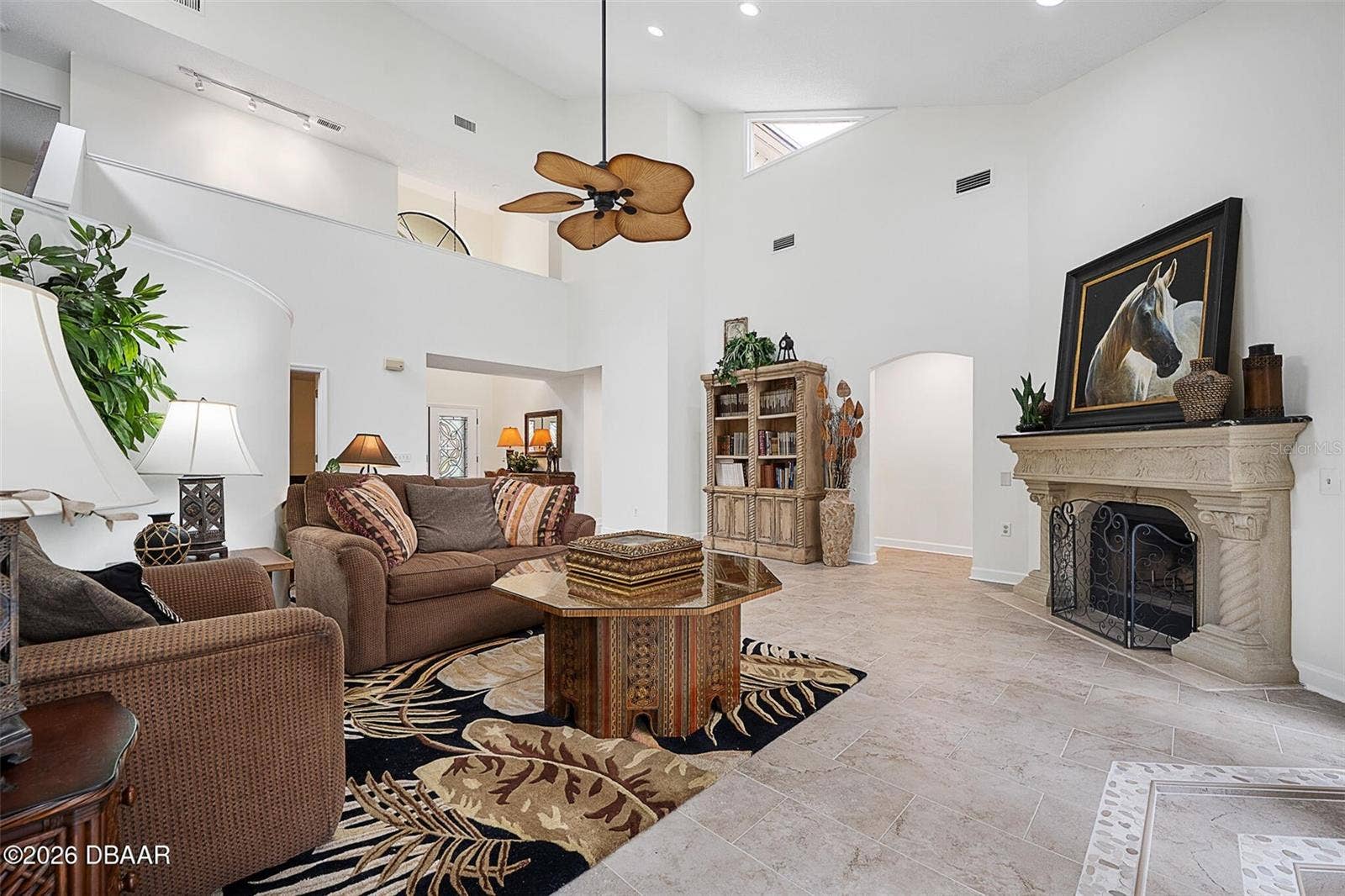 1 CROOKED BRIDGE WAY, Ormond Beach, FL 32174 Living Room