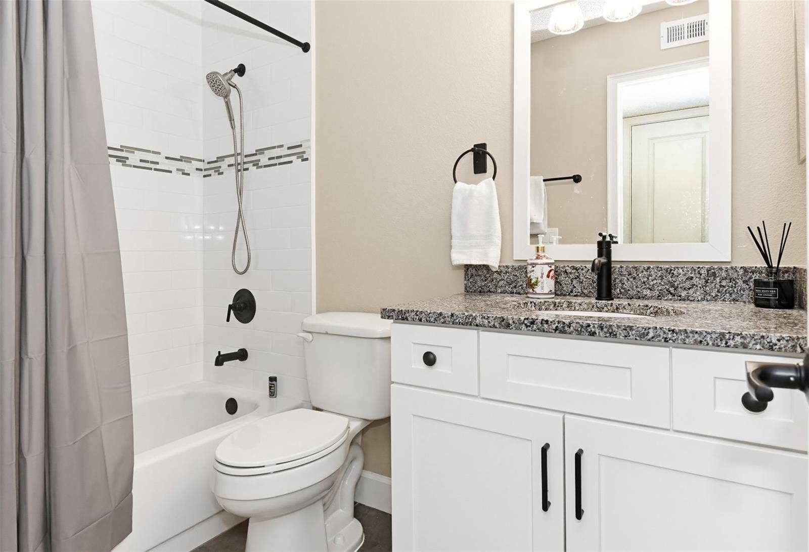 1600 BIG TREE ROAD, #G3, South Daytona, FL 32119 1600 BIG TREE ROAD, #G3, South Daytona, FL 32119