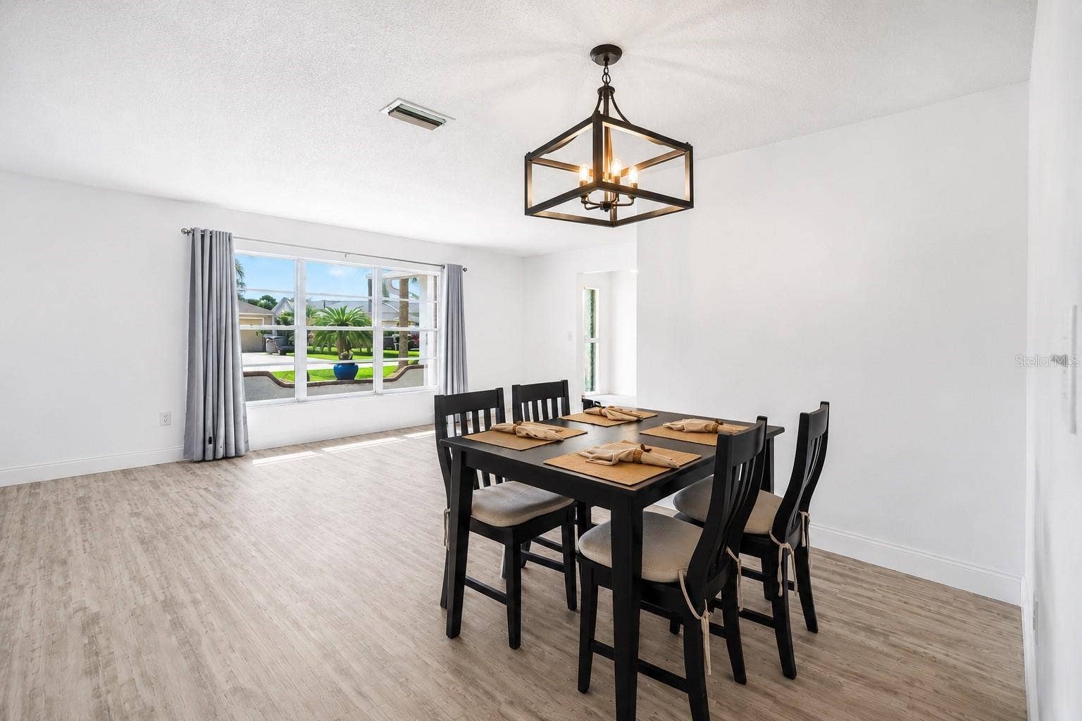 31 FLEMING COURT, Palm Coast, FL 32137 31 FLEMING COURT, Palm Coast, FL 32137