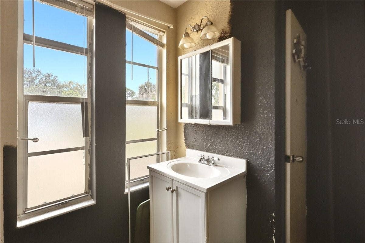 2605 YALE ROAD, South Daytona, FL 32119 2605 YALE ROAD, South Daytona, FL 32119