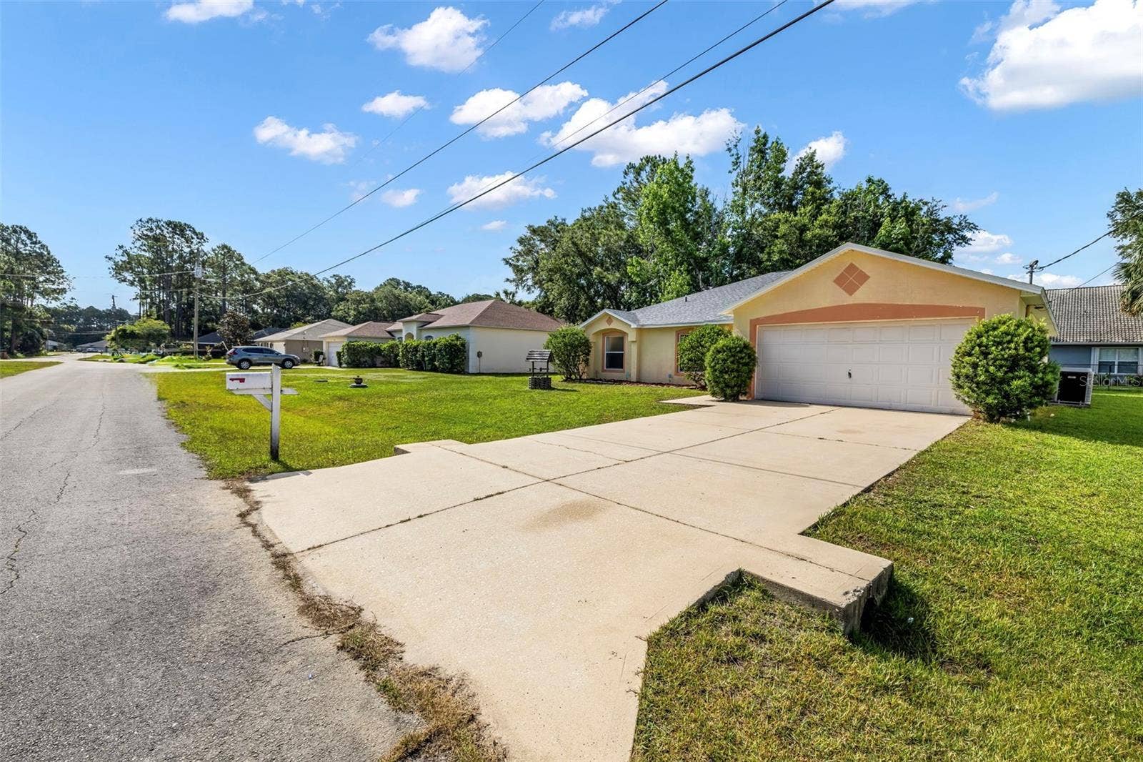 16 SLUMBER PATH, Palm Coast, FL 32164 Front side