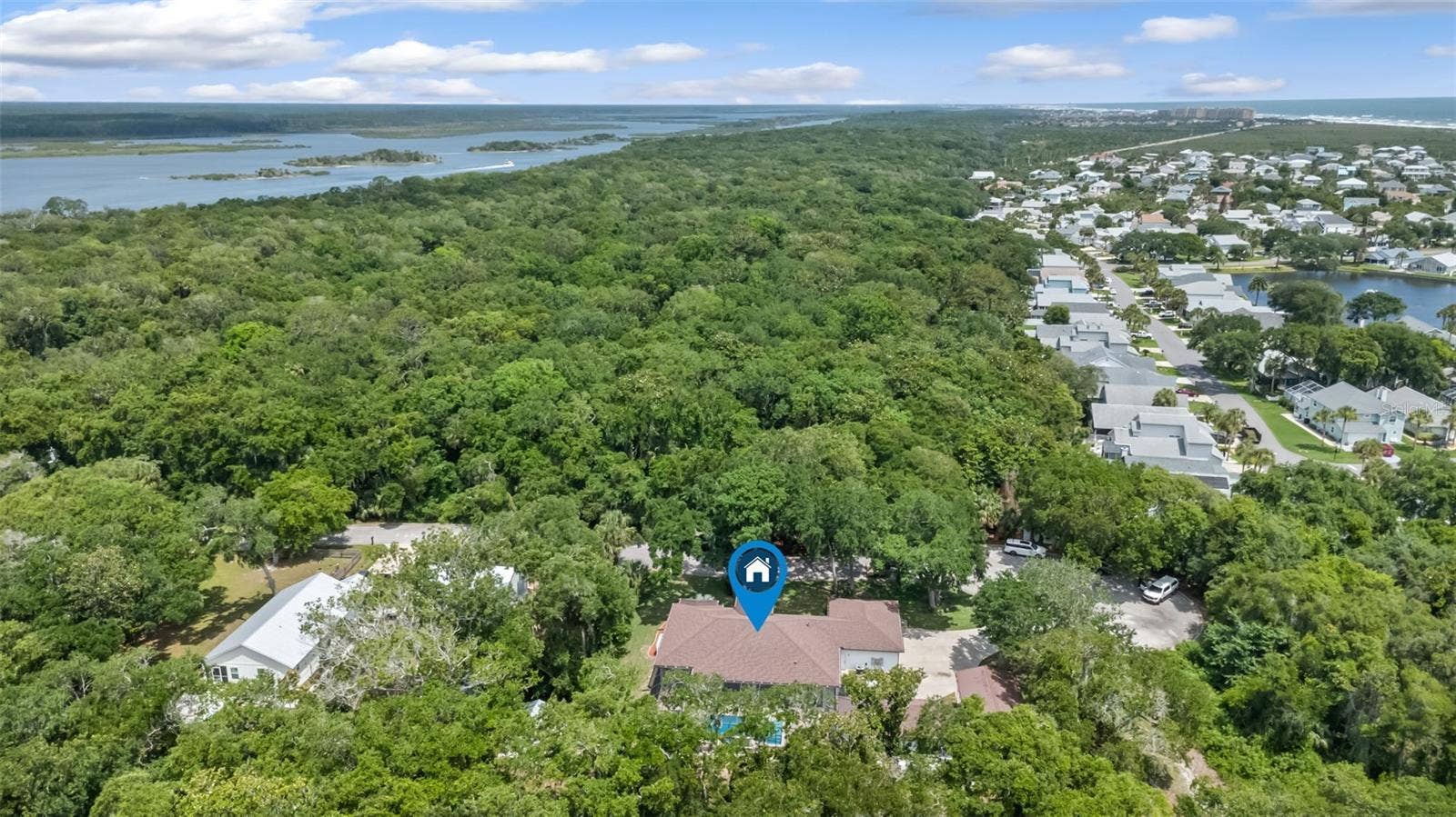 Beautifully set between the Atlantic Ocean and the Intracoastal