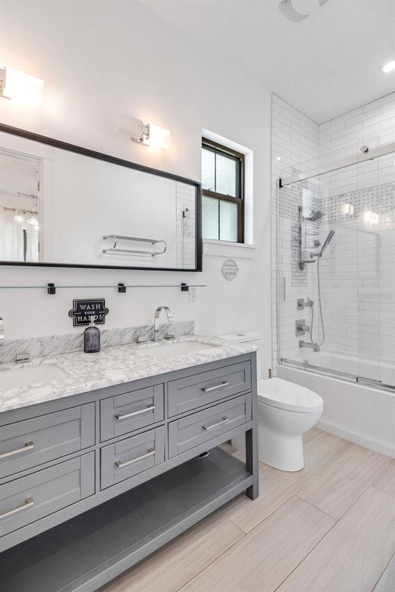 Guest house bath.
